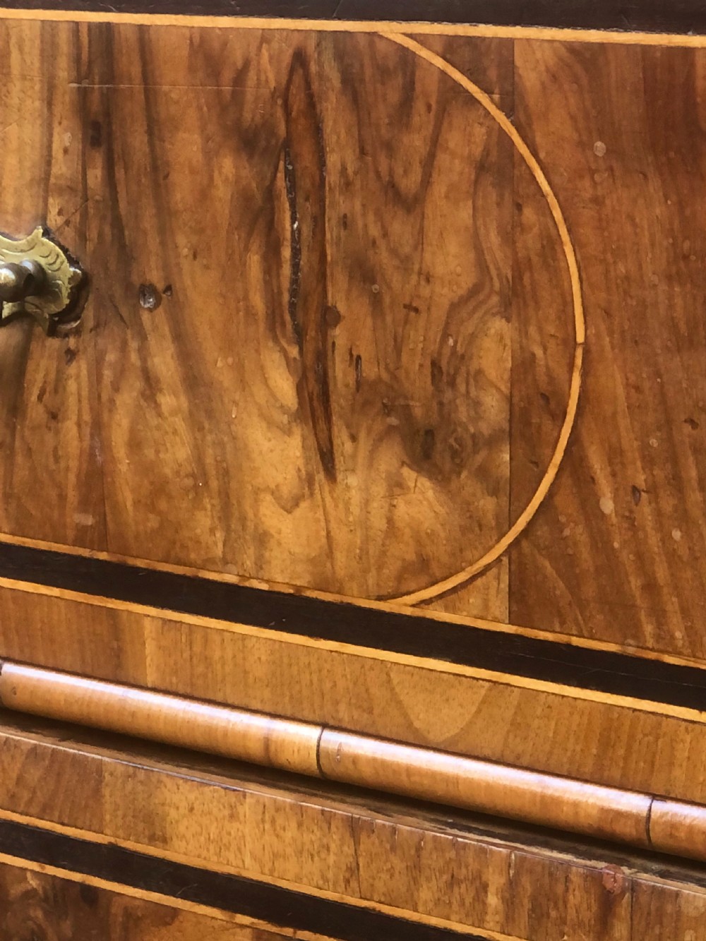 18th CENTURY WALNUT CHEST OF DRAWERS View III
