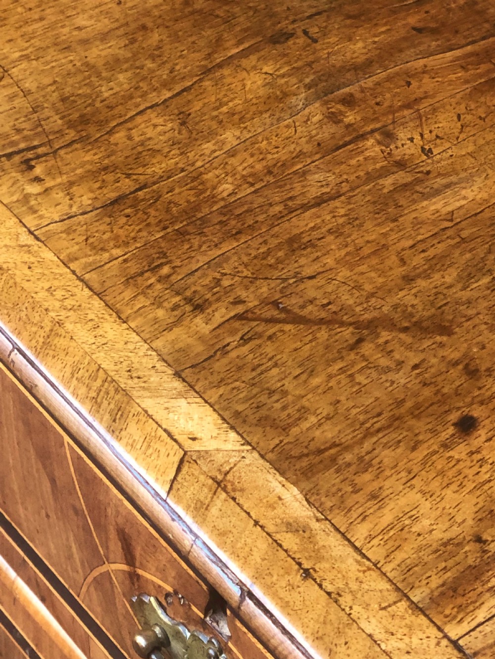 18th CENTURY WALNUT CHEST OF DRAWERS View VIII