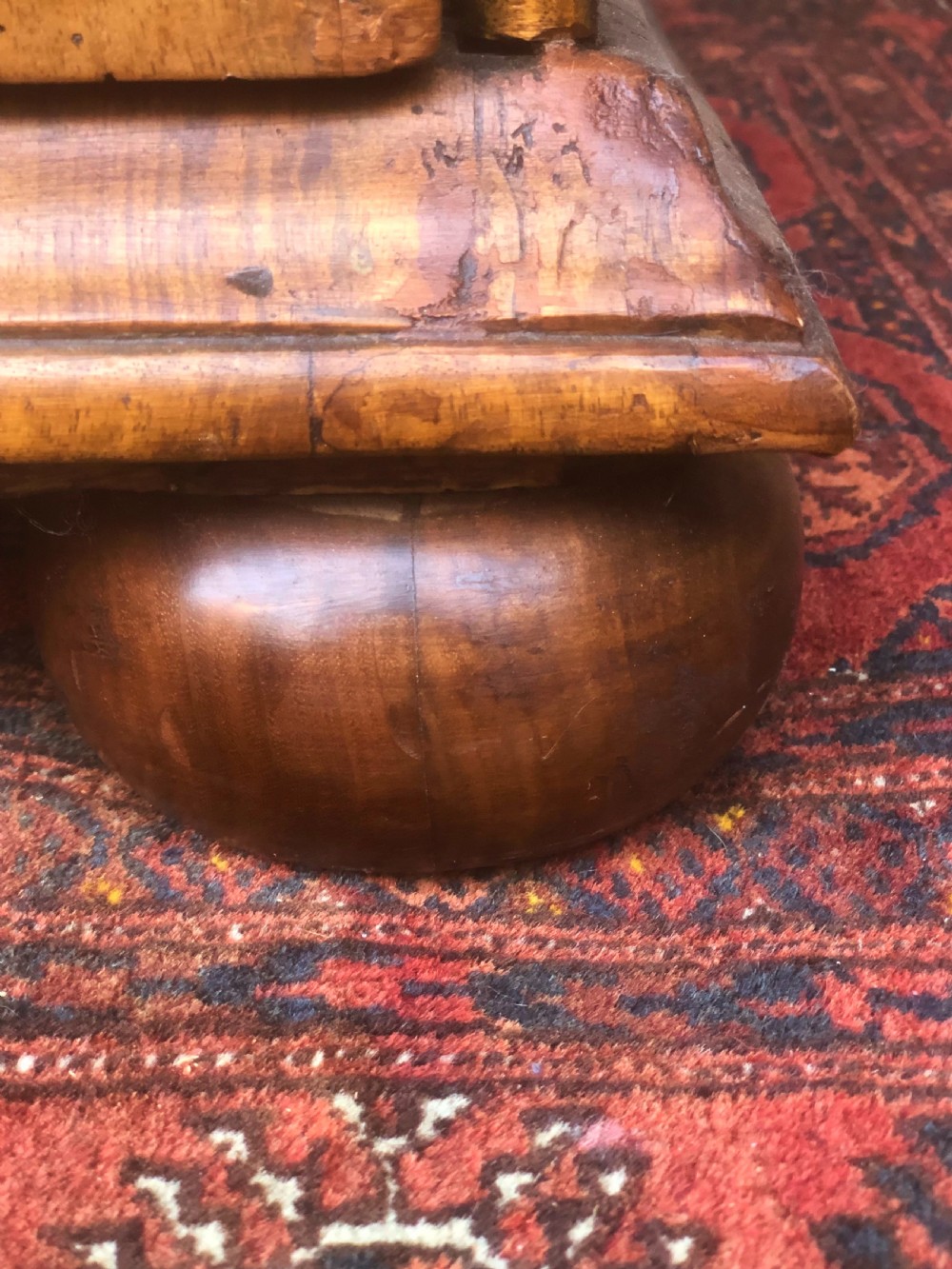 18th CENTURY WALNUT CHEST OF DRAWERS View X