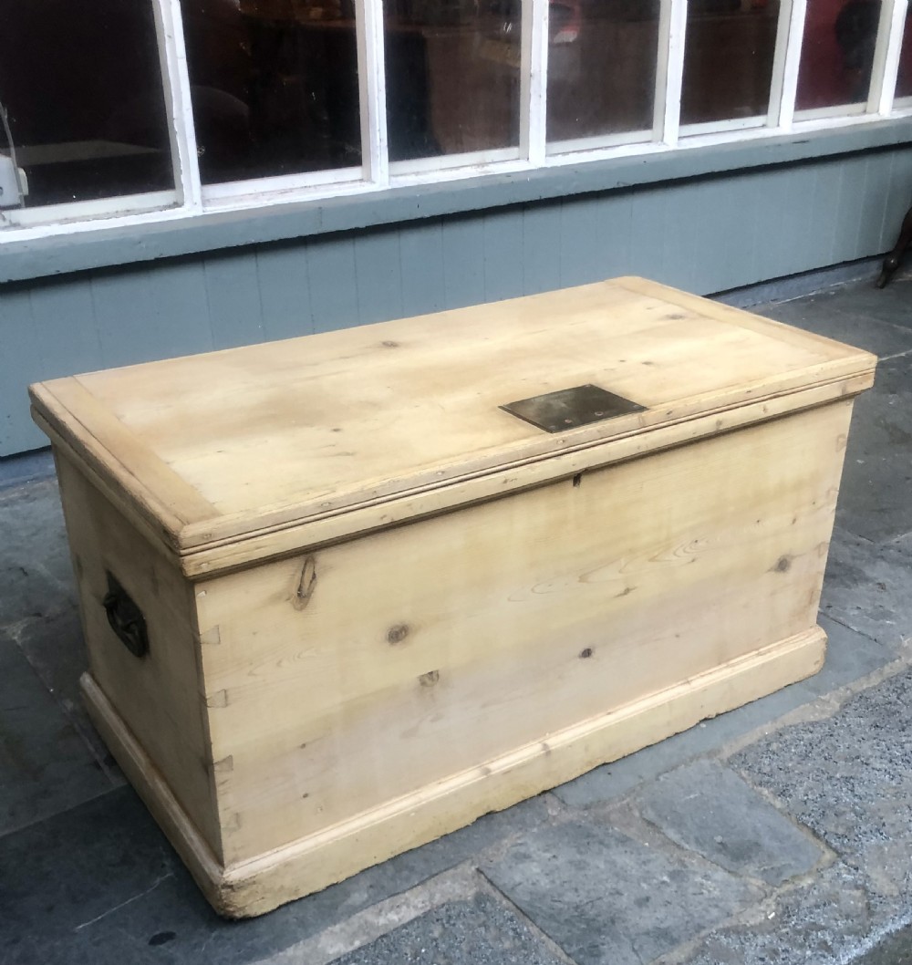 PINE BOX WITH BRASS PLAQUE ‘A.E.HESKINS.  NEATH’