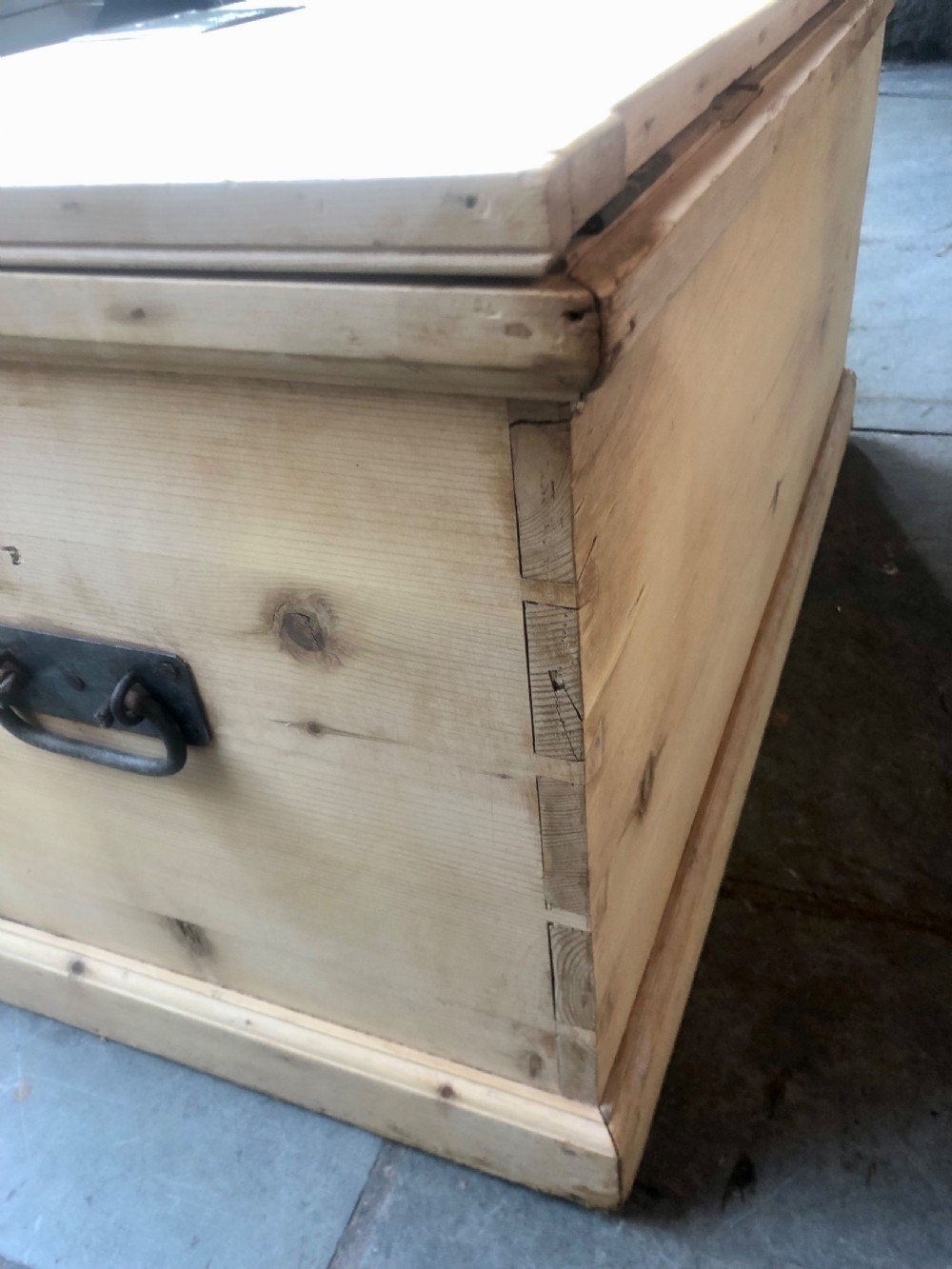 PINE BOX WITH BRASS PLAQUE ‘A.E.HESKINS.  NEATH’ View XI