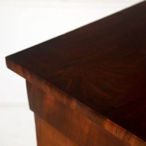 A RARE PAIR OF REGENCY MAHOGANY CHEST OF DRAWERS - ADDITIONAL PHOTO 2