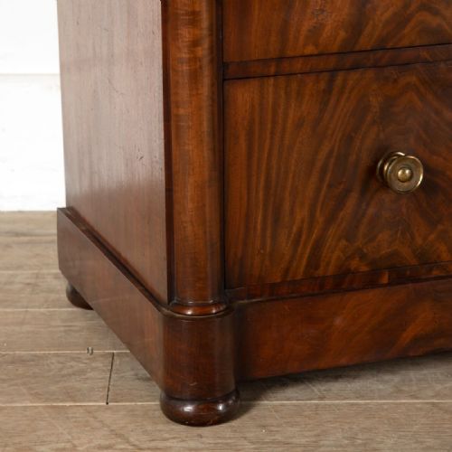 A RARE PAIR OF REGENCY MAHOGANY CHEST OF DRAWERS - ADDITIONAL PHOTO 5