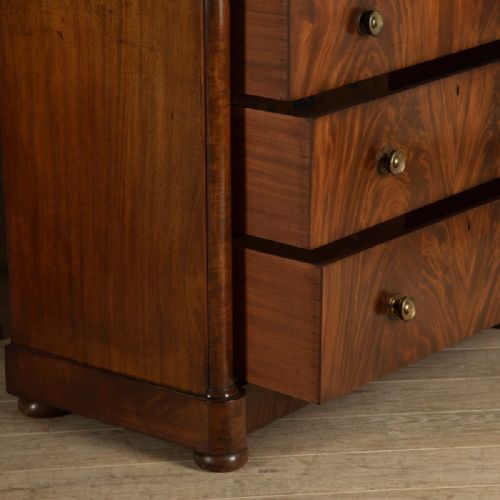 A RARE PAIR OF REGENCY MAHOGANY CHEST OF DRAWERS - ADDITIONAL PHOTO 6