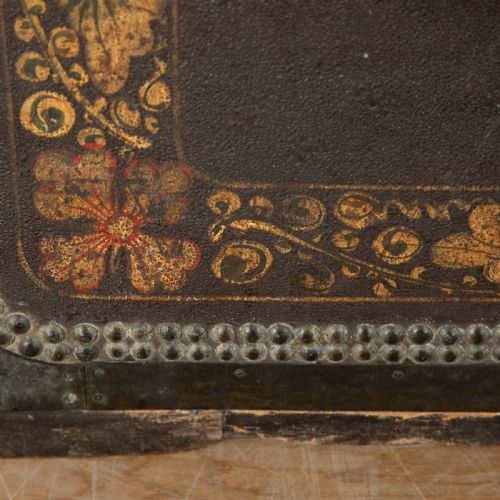 19TH CENTURY LEATHER AND BRASS STUDDED TRUNK - ADDITIONAL PHOTO 3