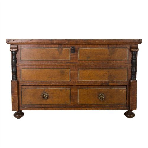 19TH CENTURY GRAINED OAK DECORATED CHEST - ADDITIONAL PHOTO 1