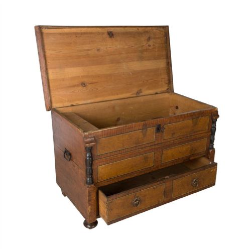 19TH CENTURY GRAINED OAK DECORATED CHEST - ADDITIONAL PHOTO 3
