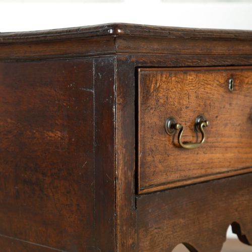 GOOD 18TH CENTURY OAK DRESSER - ADDITIONAL PHOTO 3