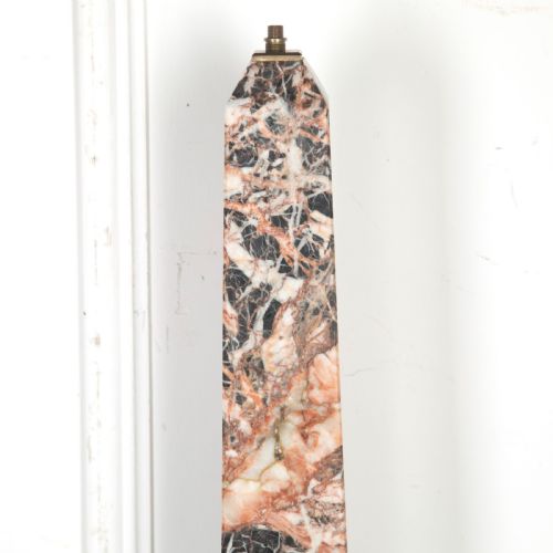 EARLY 20TH CENTURY PAIR OF MARBLE AND BRONZE OBELISK LAMPS - ADDITIONAL PHOTO 3