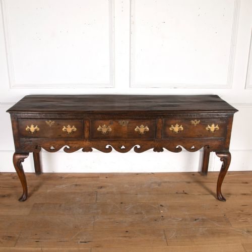 18th century oak cabriole leg dresser - CATEGORY: ANTIQUE SIDEBOARDS - DATED 18TH CENTURY