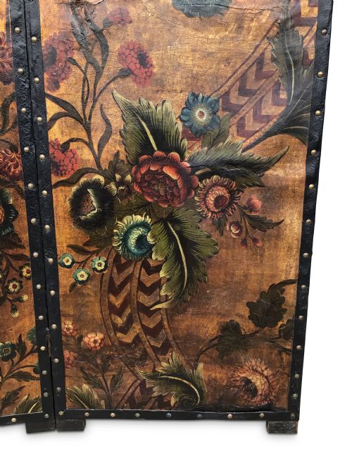 19TH CENTURY DECORATED LEATHER SCREEN - ADDITIONAL PHOTO 4