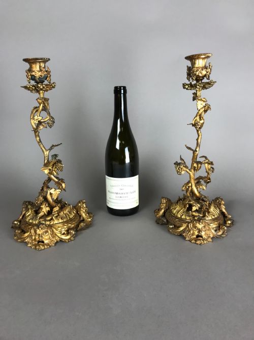 C18TH PAIR OF GILT BRONZE CANDLESTICKS - ADDITIONAL PHOTO 1