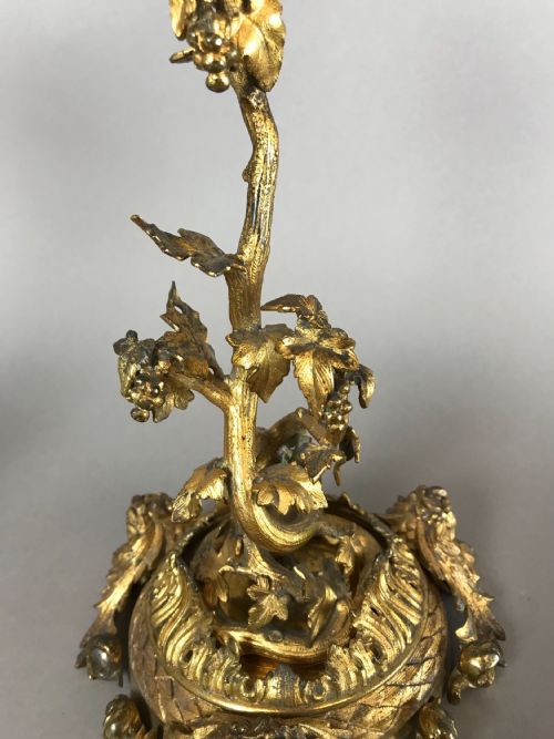 C18TH PAIR OF GILT BRONZE CANDLESTICKS - ADDITIONAL PHOTO 6
