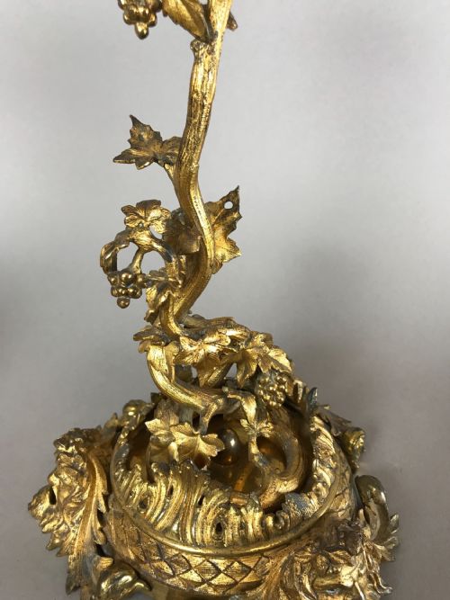 C18TH PAIR OF GILT BRONZE CANDLESTICKS - ADDITIONAL PHOTO 7