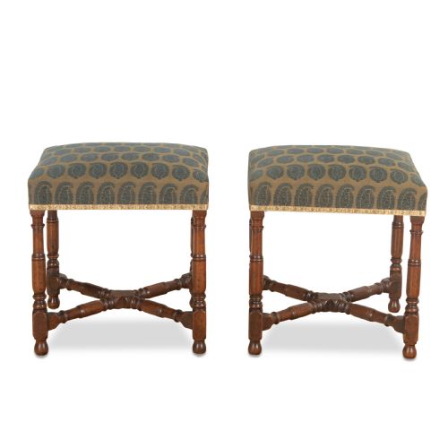17TH PAIR OF WALNUT STOOLS - ADDITIONAL PHOTO 5