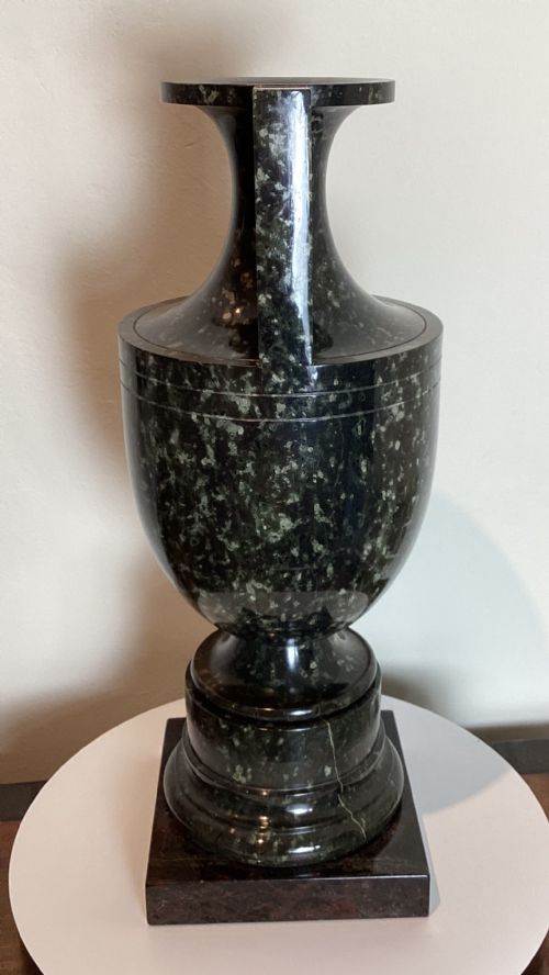 19TH CENTURY GRECIAN GRAND TOUR MARBLE URN - ADDITIONAL PHOTO 4