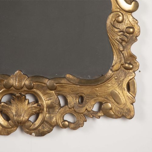 18TH CENTURY IRISH CARVED GILTWOOD MIRROR - ADDITIONAL PHOTO 3