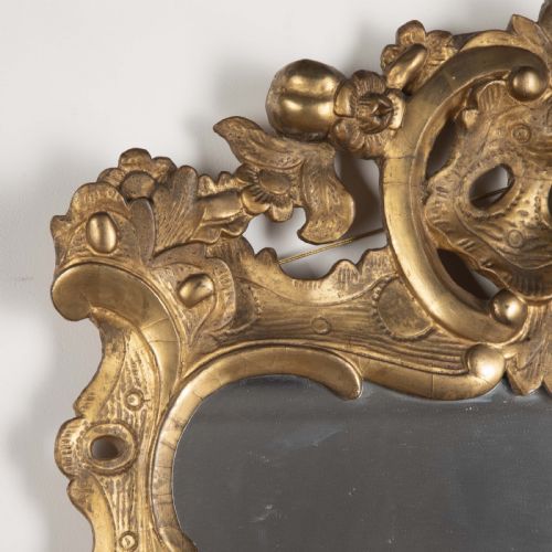 18TH CENTURY IRISH CARVED GILTWOOD MIRROR - ADDITIONAL PHOTO 4