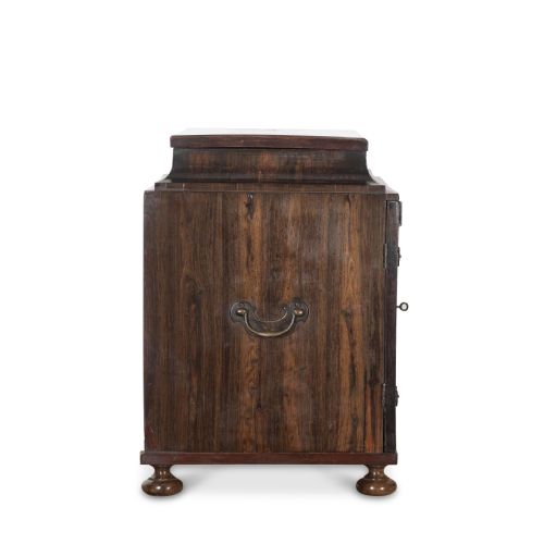 18TH CENTURY FLEMISH TABLE CABINET - ADDITIONAL PHOTO 8