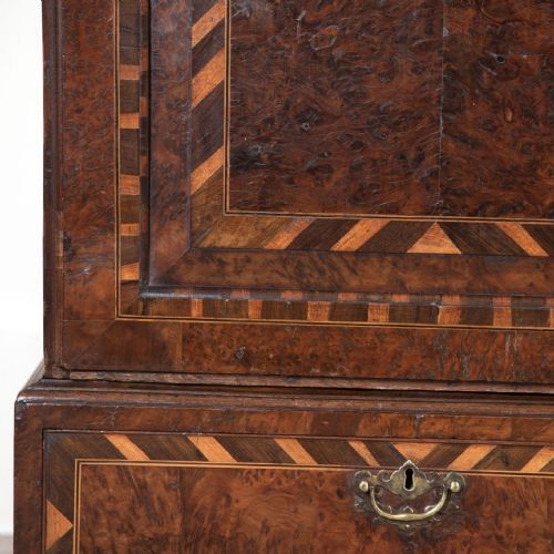 18TH CENTURY BURR YEW CABINET - ADDITIONAL PHOTO 7