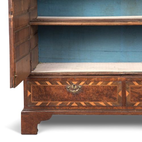 18TH CENTURY BURR YEW CABINET - ADDITIONAL PHOTO 12