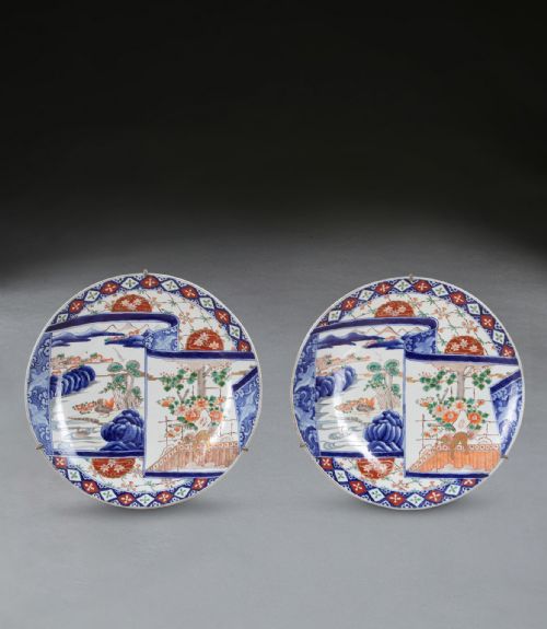 pair of 19th century imari chargers - CATEGORY: ANTIQUE PLATES - DATED 19TH CENTURY