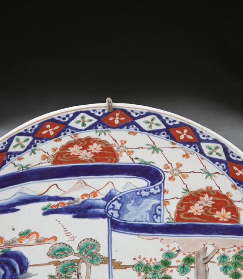 PAIR OF 19TH CENTURY IMARI CHARGERS - ADDITIONAL PHOTO 3