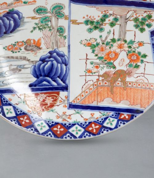 PAIR OF 19TH CENTURY IMARI CHARGERS - ADDITIONAL PHOTO 9
