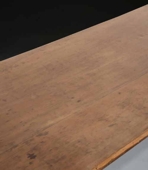 LONG 19TH CENTURY TAVERN TABLE - ADDITIONAL PHOTO 7