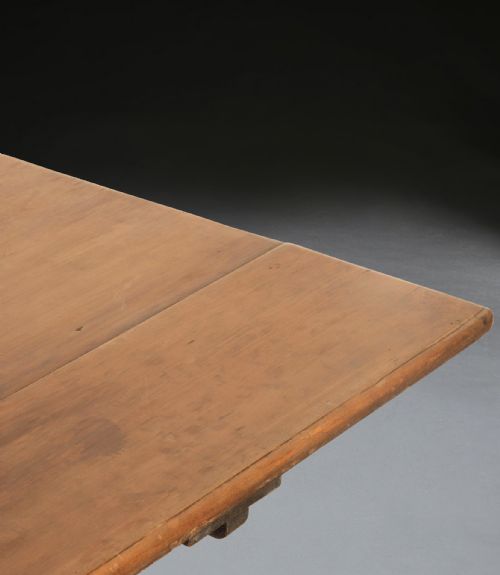 LONG 19TH CENTURY TAVERN TABLE - ADDITIONAL PHOTO 8