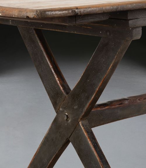 LONG 19TH CENTURY TAVERN TABLE - ADDITIONAL PHOTO 10