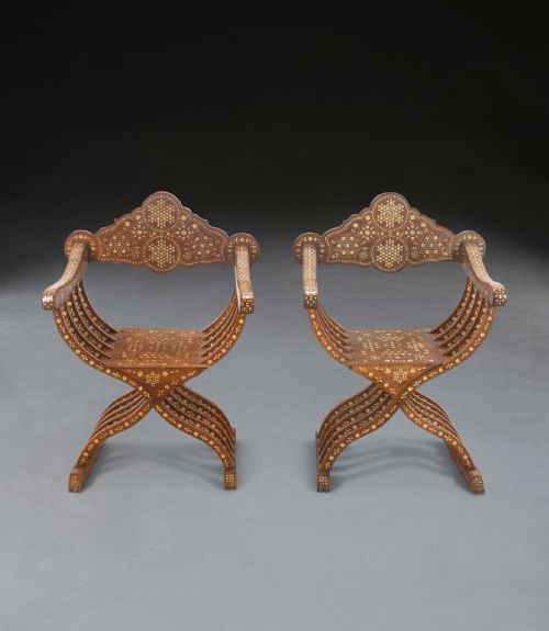 PAIR OF 19TH CENTURY SAVONAROLA CHAIRS - ADDITIONAL PHOTO 1
