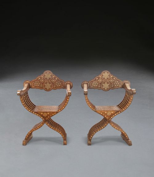PAIR OF 19TH CENTURY SAVONAROLA CHAIRS - ADDITIONAL PHOTO 2