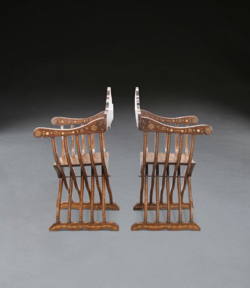 PAIR OF 19TH CENTURY SAVONAROLA CHAIRS - ADDITIONAL PHOTO 4