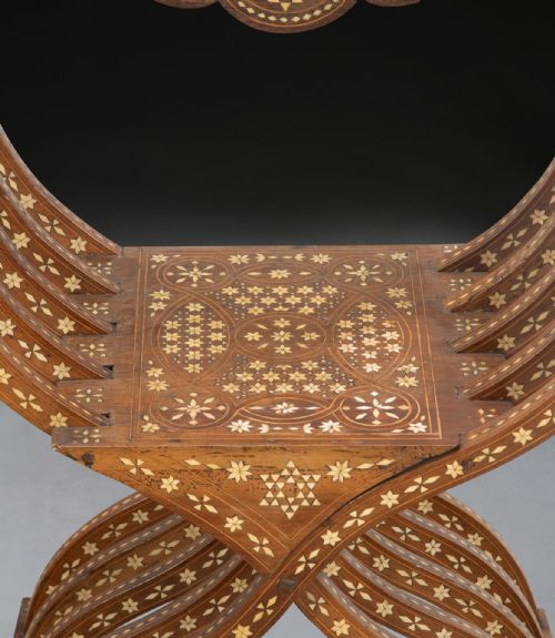 PAIR OF 19TH CENTURY SAVONAROLA CHAIRS - ADDITIONAL PHOTO 8
