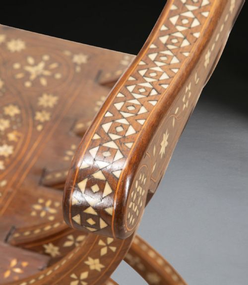 PAIR OF 19TH CENTURY SAVONAROLA CHAIRS - ADDITIONAL PHOTO 11