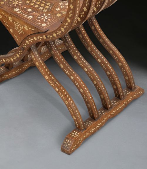 PAIR OF 19TH CENTURY SAVONAROLA CHAIRS - ADDITIONAL PHOTO 12