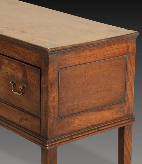 18TH CENTURY GEORGIAN ELM DRESSER - ADDITIONAL PHOTO 10