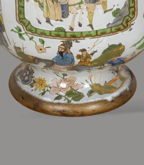 PAIR OF 19TH CENTURY ENGLISH DECALCOMANIA VASES - ADDITIONAL PHOTO 2