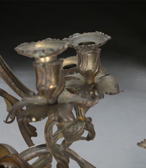 19TH CENTURY BRONZE SIXTEEN LIGHT CHANDELIER - ADDITIONAL PHOTO 6