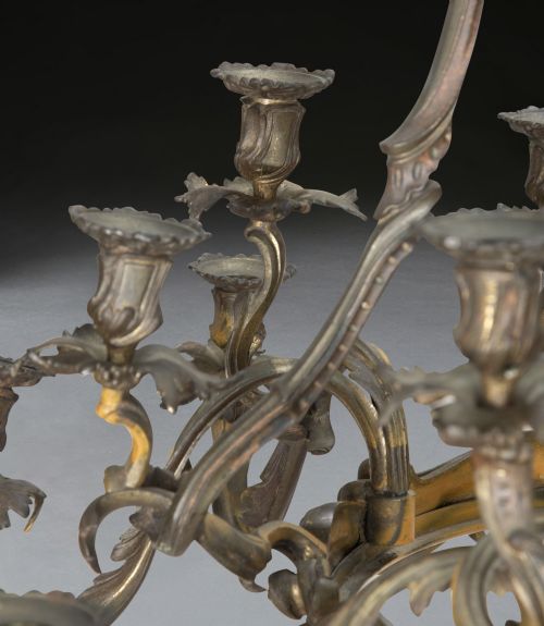 19TH CENTURY BRONZE SIXTEEN LIGHT CHANDELIER - ADDITIONAL PHOTO 7
