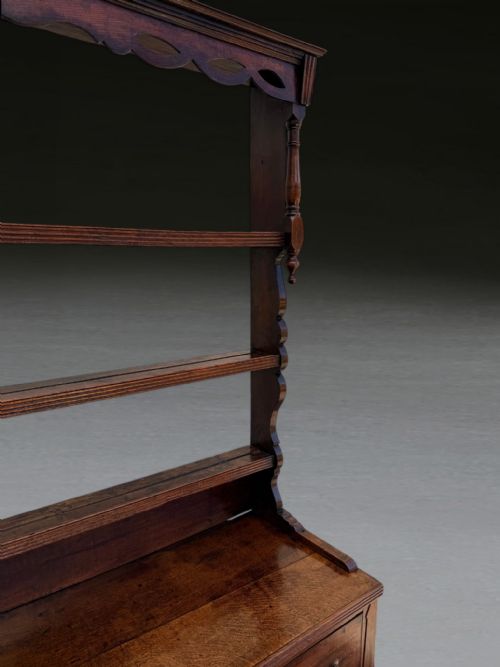 UNUSUAL GEO III OAK DRESSER - ADDITIONAL PHOTO 6