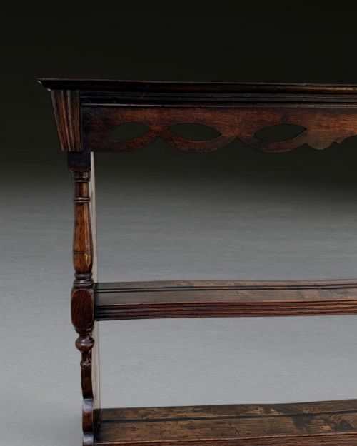 UNUSUAL GEO III OAK DRESSER - ADDITIONAL PHOTO 8