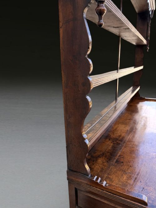 UNUSUAL GEO III OAK DRESSER - ADDITIONAL PHOTO 11