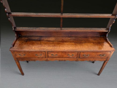 UNUSUAL GEO III OAK DRESSER - ADDITIONAL PHOTO 12