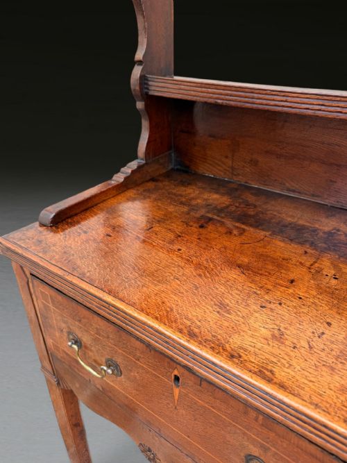 UNUSUAL GEO III OAK DRESSER - ADDITIONAL PHOTO 14