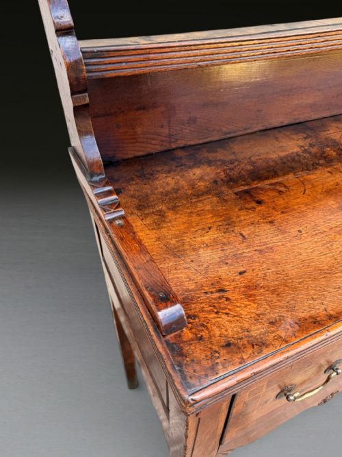 UNUSUAL GEO III OAK DRESSER - ADDITIONAL PHOTO 15