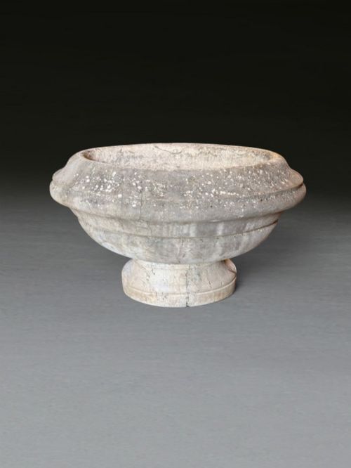 C18th Large Carved Marble Cistern