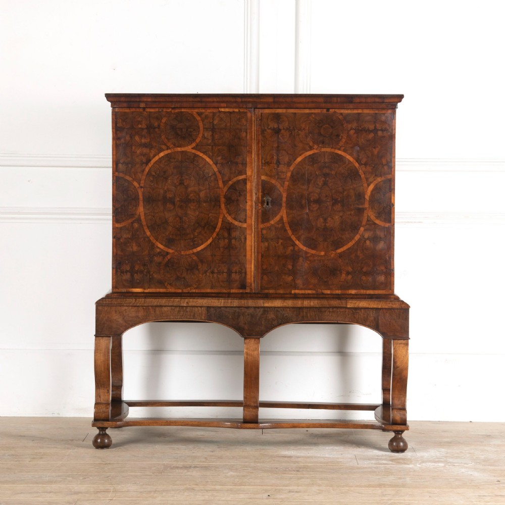 17th Century Kingwood Oyster Cabinet on Stand