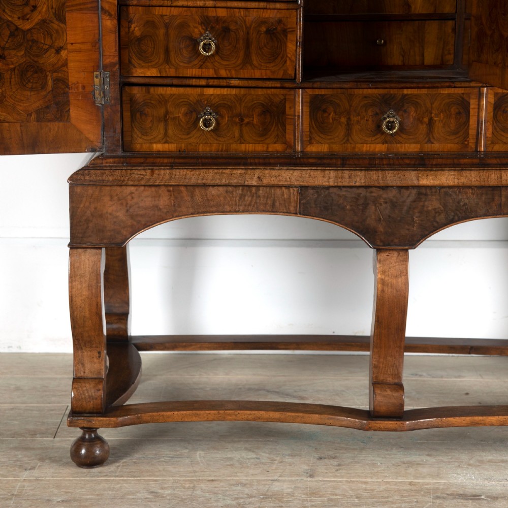 17th Century Kingwood Oyster Cabinet on Stand View V